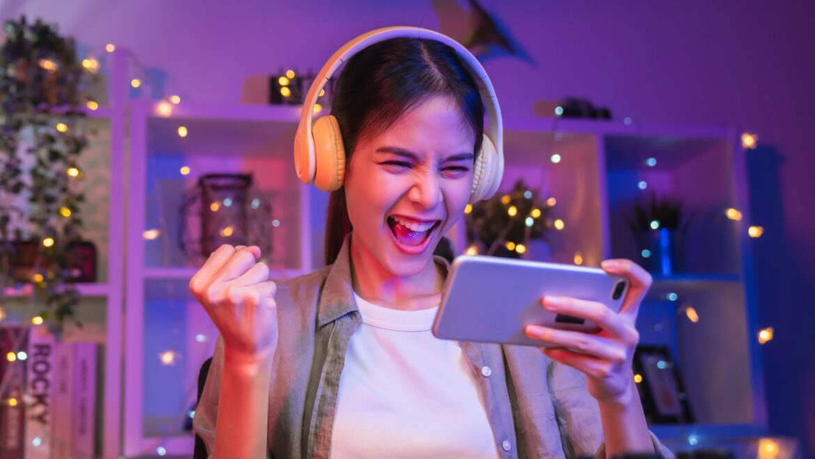 Essential Tech Features That Make Online Gaming Platforms Reliable