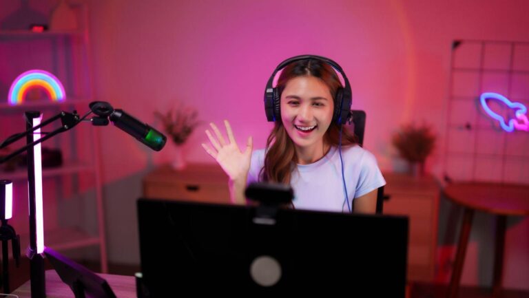 How Live Streamers Make Money From Gifts and Tips